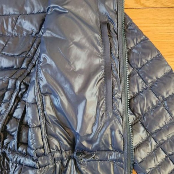 TNF Thermoball parka - Women's size Medium - Picture 2 of 7